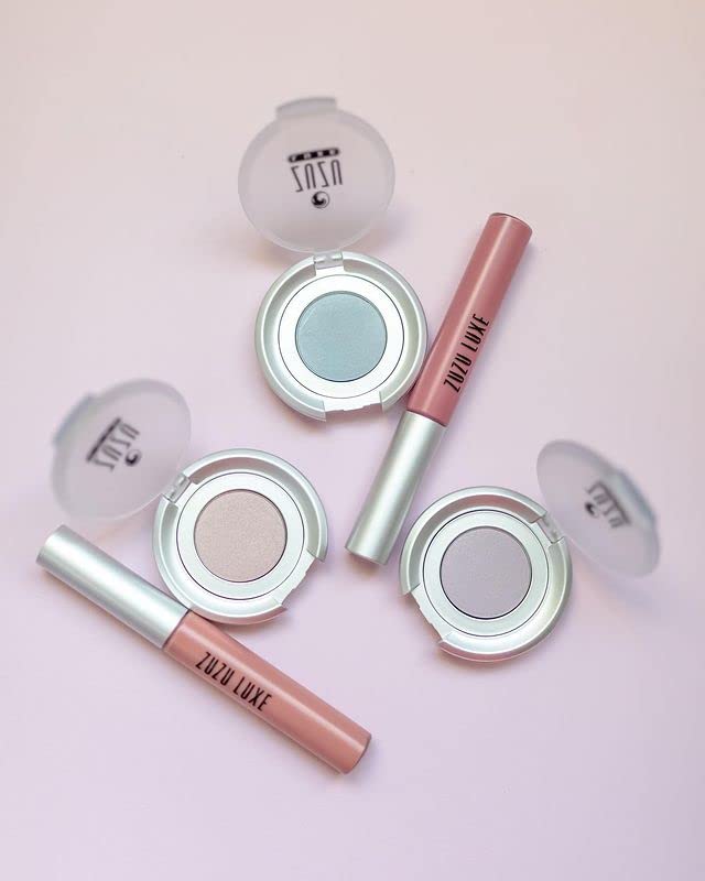 Zuzu Luxe Mineral Eyeshadow (Casino - Soft Peach/Warm Shimmer), Richly pigmented, velvety smooth formula. Natural, Paraben Free, Vegan, Gluten-free, Cruelty-free, Non GMO, 0.07oz