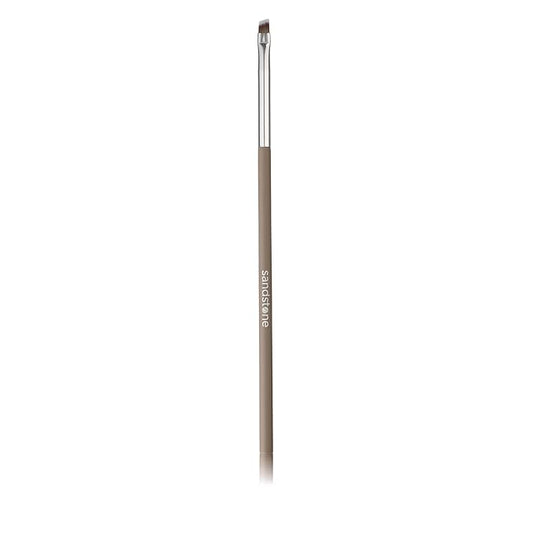 Sandstone Scandinavia Angled Eyeliner Brush – Precision Makeup Brush for Clean, Defined Lines – Ultra-Soft Vegan Bristles – Cruelty-Free