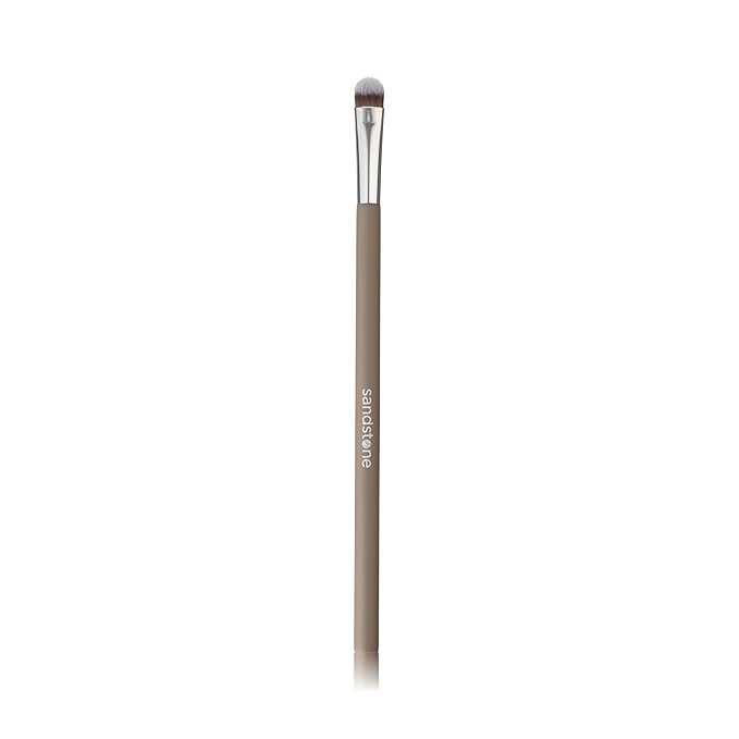 Sandstone Scandinavia Eyeshadow Brush – Precision Makeup Brush for Smooth Color Application – Ultra-Soft Vegan Bristles – Cruelty-Free
