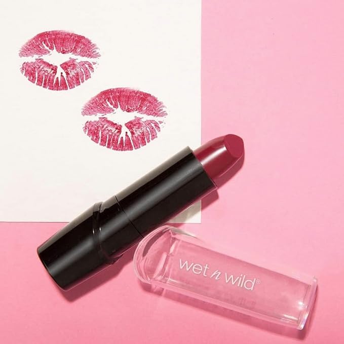 wet n wild Silk Finish Lipstick, Hydrating Rich Buildable Lip Color, Formulated with Vitamins A,E, & Macadamia for Ultimate Hydration, Cruelty-Free & Vegan - Honolulu Is Calling