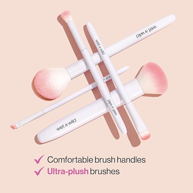 wet n wild Fan Brush, Blending Brush for Highlighter, Blush, & Peel Masks, Ergonomic Handle (Pack of 2)
