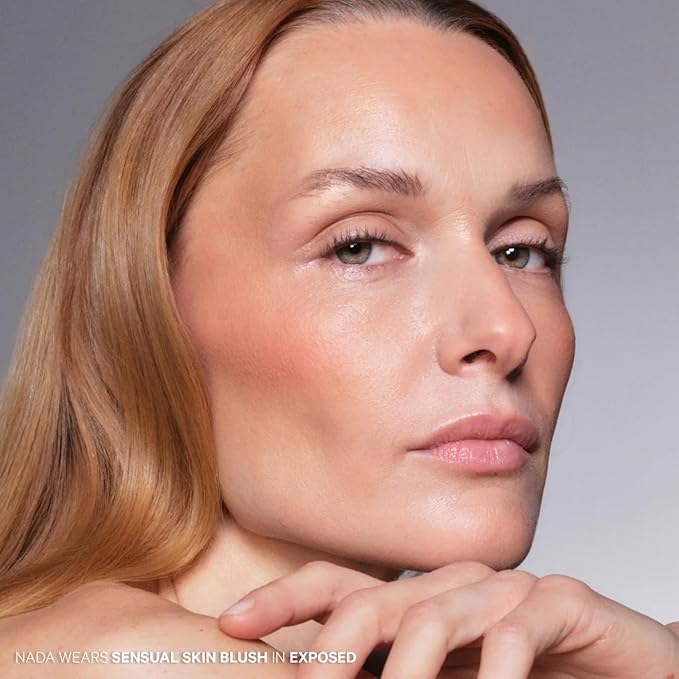 Kevyn Aucoin Sensual Skin Blush – Exposed (neutral nude: peach/warm): Cream-to-powder formula. Airbrushed finish. Helps blur appearance of texture, pores & fine lines. Easy use. Made in Italy.