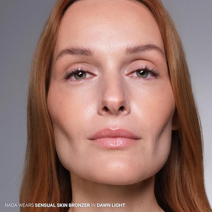 Kevyn Aucoin Sensual Skin Bronzer, Dawn - Light (golden tan warmth for fair to light skin tones): Get a sun-kissed glow. Cream-to-powder formula. Helps blur texture, pores & fine lines. Made in Italy.
