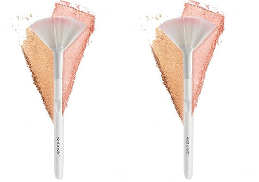 wet n wild Fan Brush, Blending Brush for Highlighter, Blush, & Peel Masks, Ergonomic Handle (Pack of 2)
