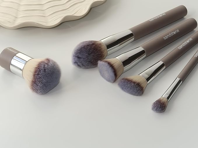 Sandstone Scandinavia Kabuki Brush – Dense Makeup Brush for Powder & Foundation – Ultra-Soft Vegan Bristles – Cruelty-Free