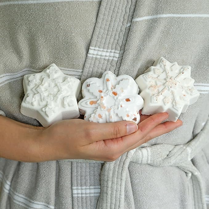 LA SALT CO Snowflake Crystal Bath Bomb - Silent Night, Aromatherapy for Bath or Shower Steamer, All-Natural, Handmade, Vegan, 5.4oz (Snowflake Pattern Will Vary - Single)